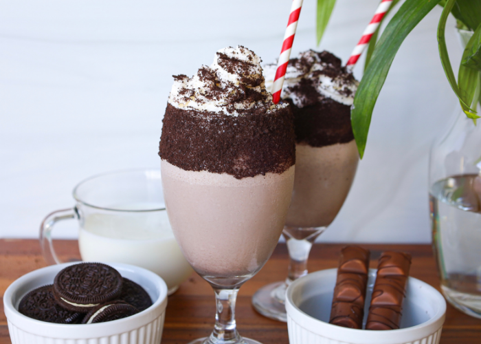 Oreo Kinder Bueno Milkshake Featured Image