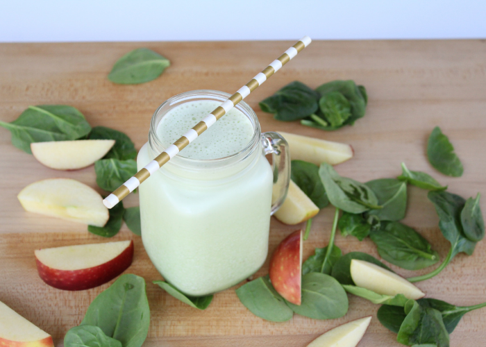 Simple Apple Spinach Smoothie Featured Image