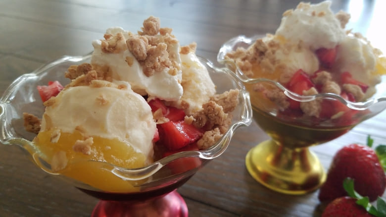 Strawberry Lemonade Ice Cream Sundae with Oatmeal Crumble Featured Image